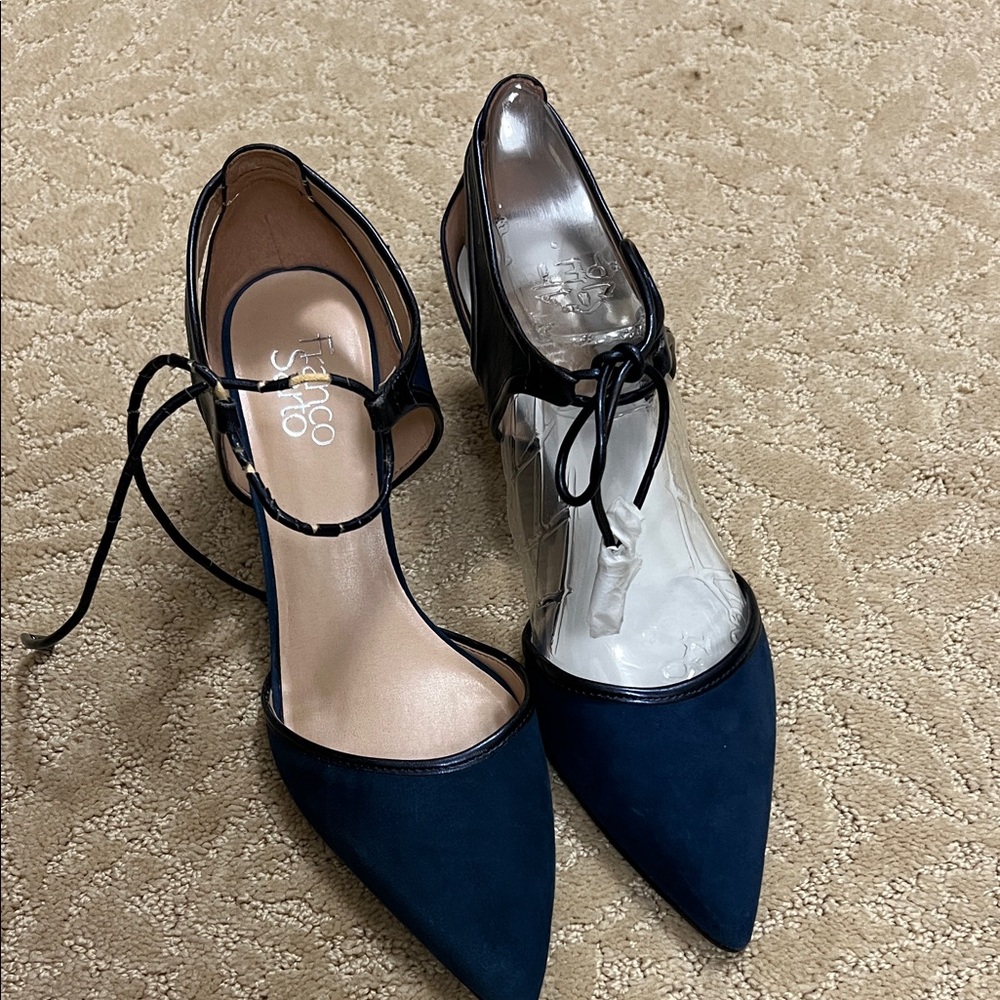 Elegant Navy Blue Sm Heels